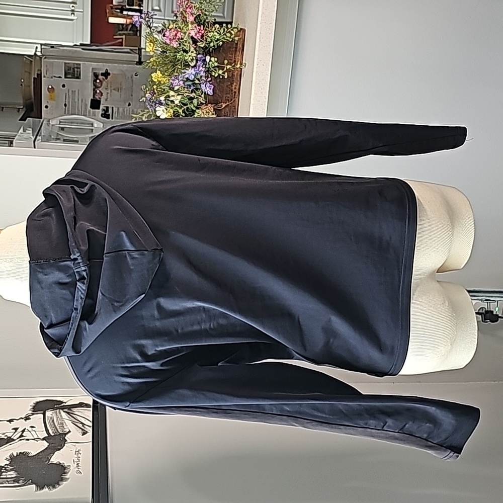 Long eligant legs, black/gray hoodie. Size medium. 2‎ pockets.. - Picture 5 of 9
